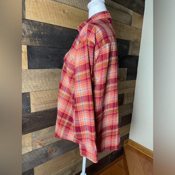 Old Navy Women's Orange Red Boyfriend Fit
Button Down Plaid Flannel Shirt, Large - Picture 4 of 9